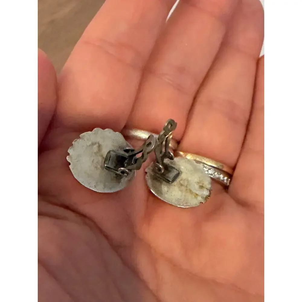 Southwestern Native American SterlingSilver Mother of Pearl Oval Clip On Earring